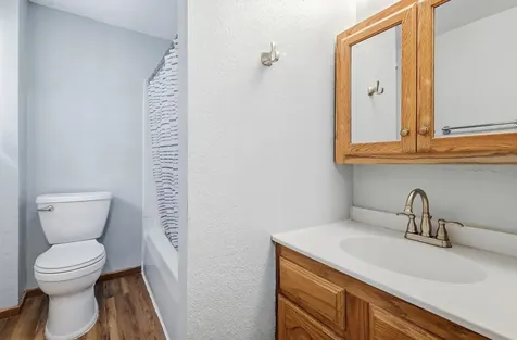 273 N Booth Dubuque IA 52001