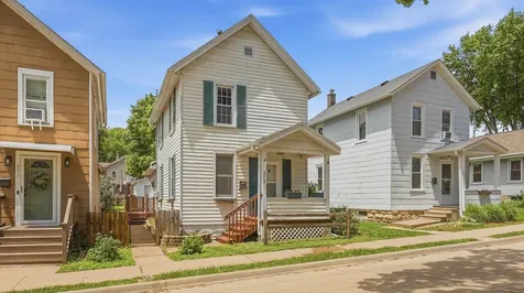 273 N Booth Dubuque IA 52001