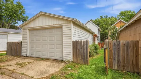 273 N Booth Dubuque IA 52001