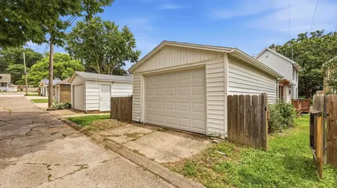 273 N Booth Dubuque IA 52001