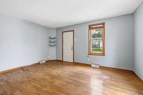 273 N Booth Dubuque IA 52001