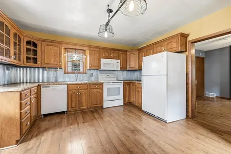 273 N Booth Dubuque IA 52001