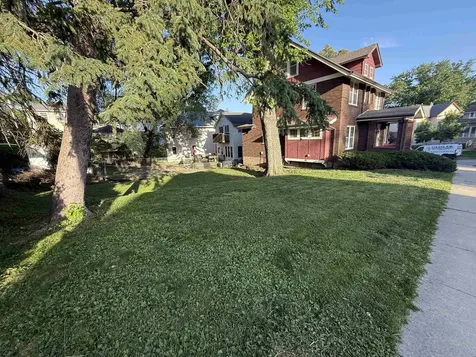 660 Alta Vista Dubuque IA 52001