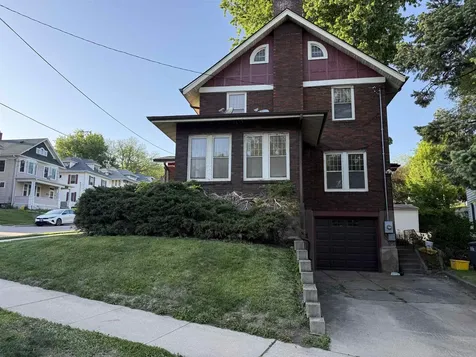 660 Alta Vista Dubuque IA 52001