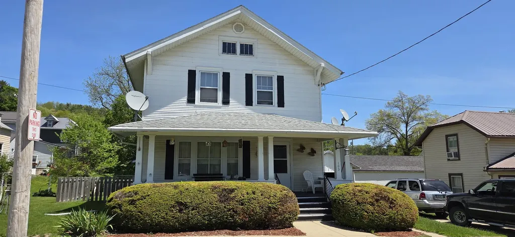 103 SE 3rd Elkader IA 52043