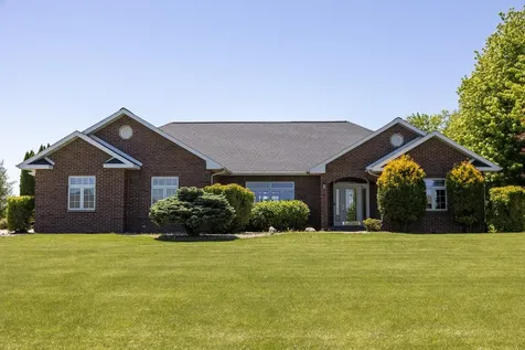 16144 Majestic Dubuque IA 52002