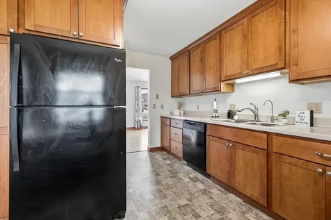 1040 Clara Dubuque IA 52001