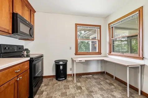 1040 Clara Dubuque IA 52001