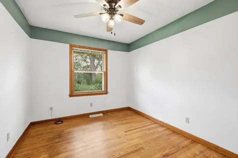1040 Clara Dubuque IA 52001
