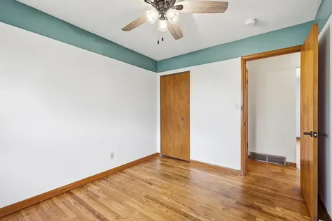 1040 Clara Dubuque IA 52001