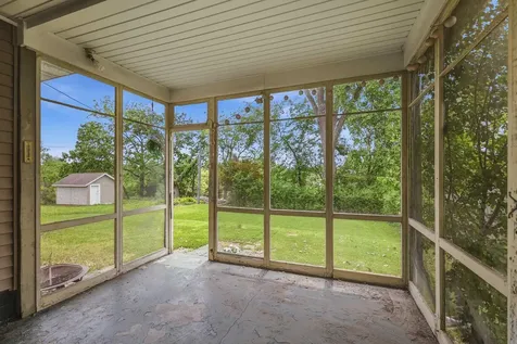1040 Clara Dubuque IA 52001