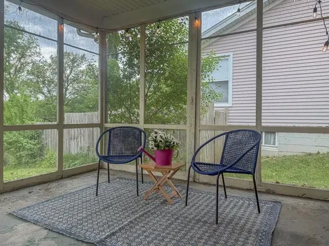 1040 Clara Dubuque IA 52001