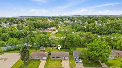 1040 Clara Dubuque IA 52001