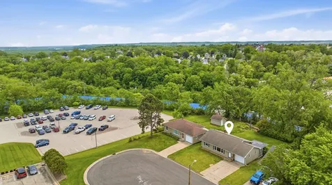 1040 Clara Dubuque IA 52001