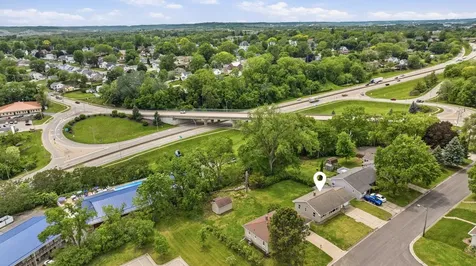 1040 Clara Dubuque IA 52001