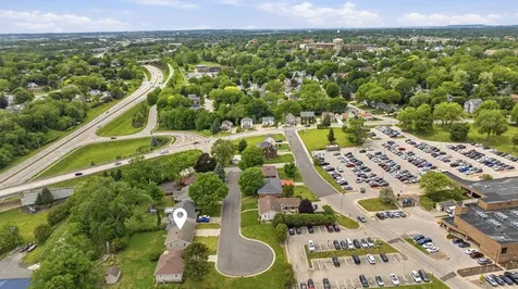 1040 Clara Dubuque IA 52001