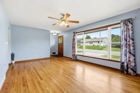 1040 Clara Dubuque IA 52001
