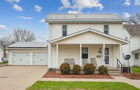 616 W 1st Cascade IA 52033