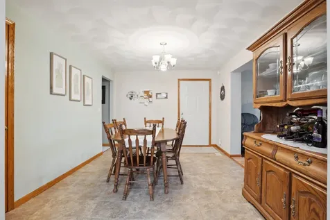616 W 1st Cascade IA 52033