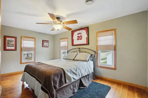 616 W 1st Cascade IA 52033