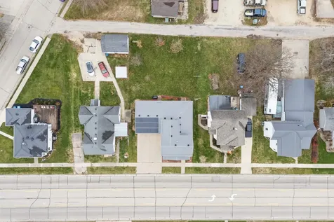 616 W 1st Cascade IA 52033