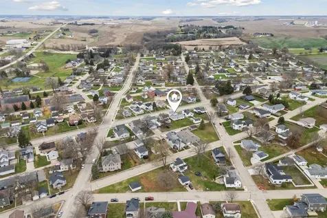 616 W 1st Cascade IA 52033