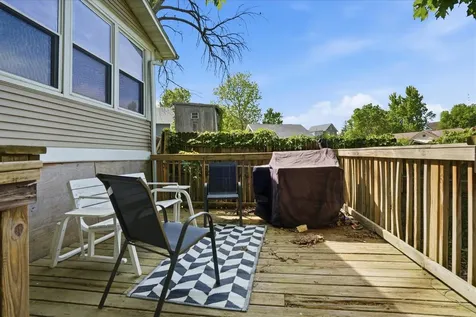 1035 W 5th Dubuque IA 52001