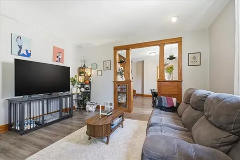 1035 W 5th Dubuque IA 52001