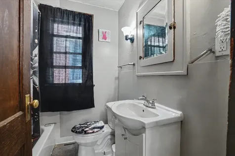 2501 Central Dubuque IA 52001