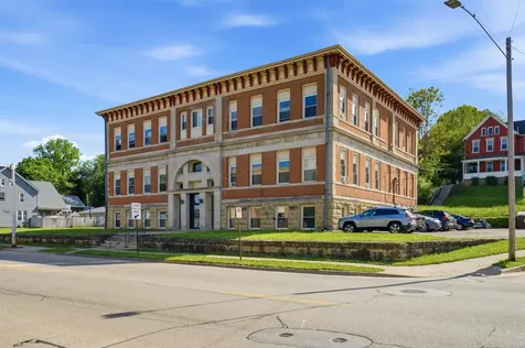 2535 Central Dubuque IA 52001
