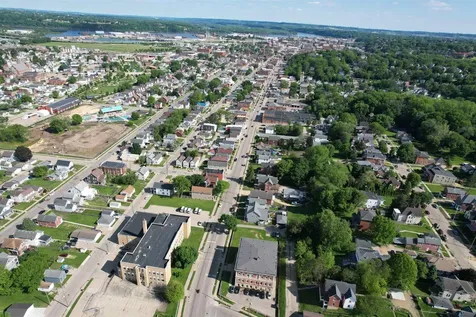 2535 Central Dubuque IA 52001