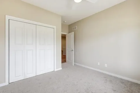 3678 Lasso Dubuque IA 52002