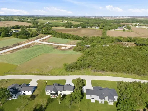 2034 SE Wildwood Dyersville IA 52040