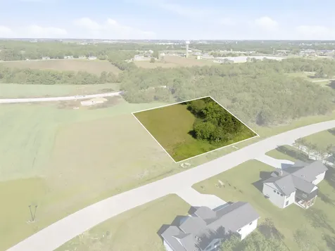 2030 SE Wildwood Dyersville IA 52040
