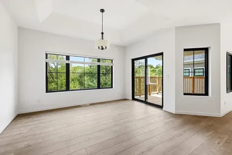 3674 Lasso Dubuque IA 52002