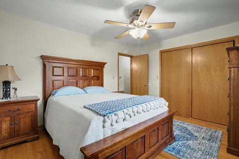 1725 Bristol Dubuque IA 52002