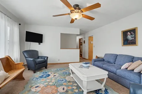 1725 Bristol Dubuque IA 52002
