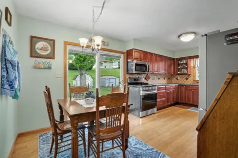 1725 Bristol Dubuque IA 52002
