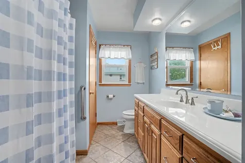 1725 Bristol Dubuque IA 52002