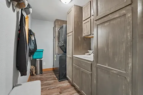 2838 210th Earlville IA 52041-9999