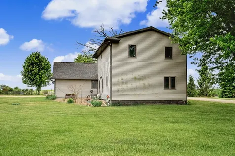 2838 210th Earlville IA 52041-9999