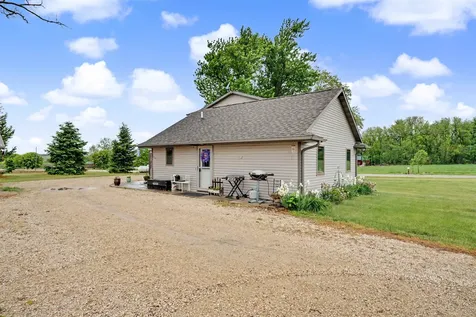 2838 210th Earlville IA 52041-9999