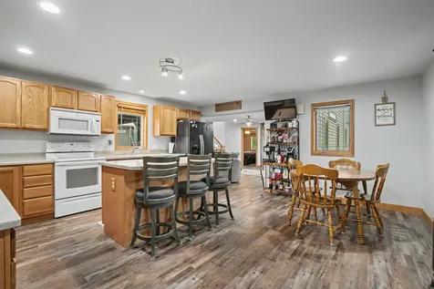 2838 210th Earlville IA 52041-9999