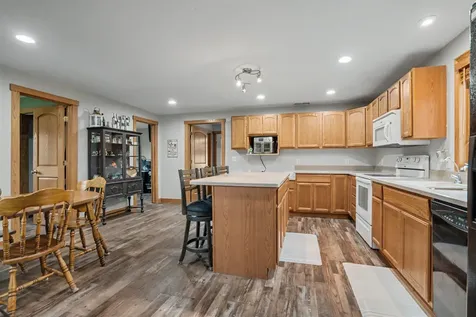 2838 210th Earlville IA 52041-9999
