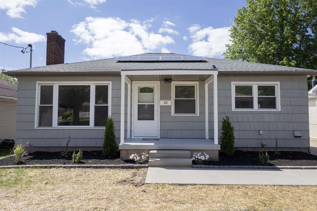 33 Meadow Dubuque IA 52001