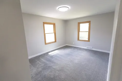 33 Meadow Dubuque IA 52001