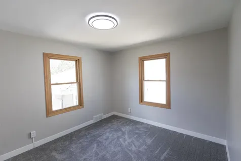 33 Meadow Dubuque IA 52001