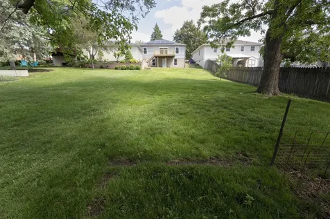 33 Meadow Dubuque IA 52001