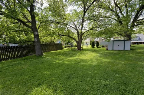 33 Meadow Dubuque IA 52001