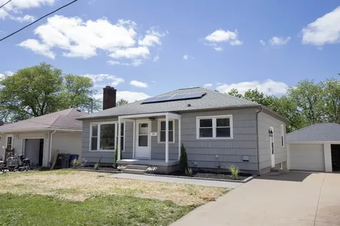 33 Meadow Dubuque IA 52001
